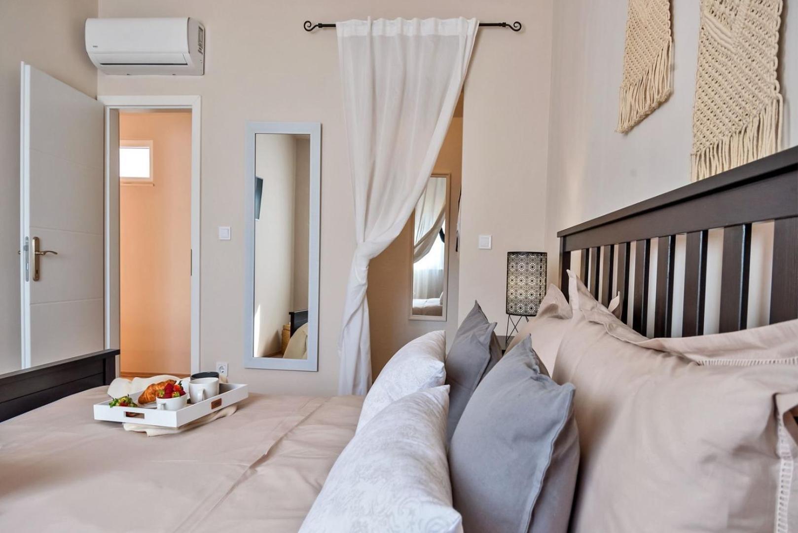 Luxury Villa Lelu With Heated Saltwater Pool, Parking, High Speed Internet, Bbq, Žrnovnica Zewnętrze zdjęcie