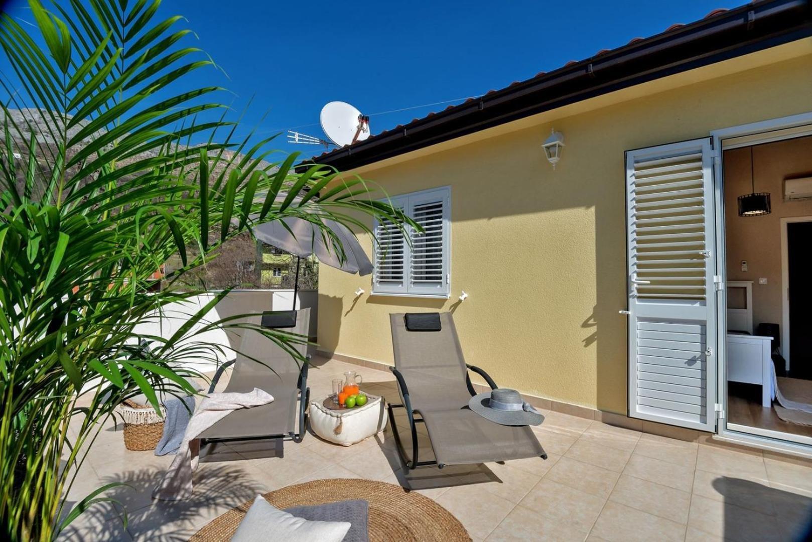 Luxury Villa Lelu With Heated Saltwater Pool, Parking, High Speed Internet, Bbq, Žrnovnica Zewnętrze zdjęcie